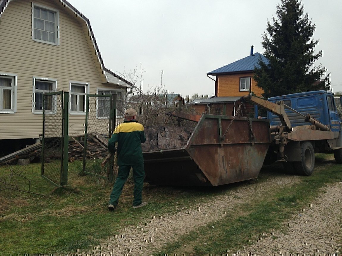 Вывоз мусора и отходов с дачи и участка СНТ в Куйбышеве в октябре