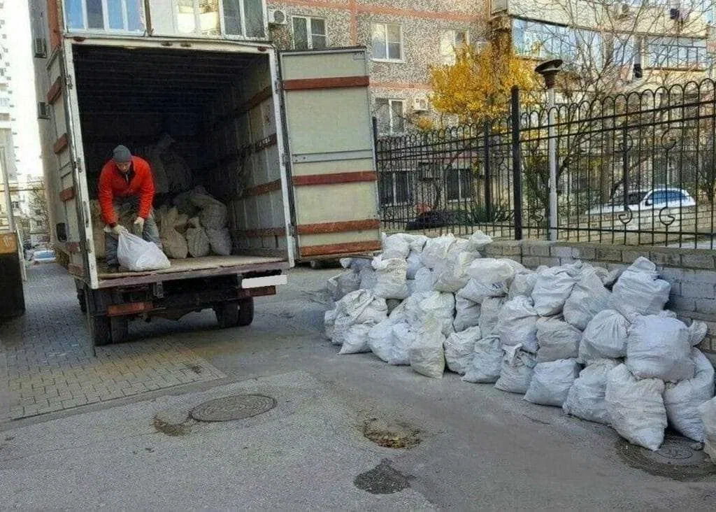 Вывоз мусора после переезда в Куйбышеве в октябре