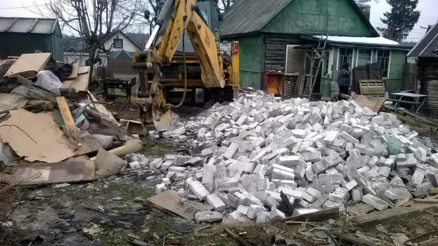 Вывоз мусора после сноса здания в Куйбышеве от ПроМусор – цена от 5185 руб., утилизация и уборка стройотходов