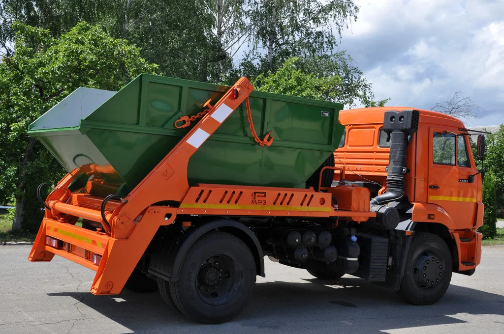 Заказ бункеровоза для вывоза мусора и отходов в Куйбышеве в октябре