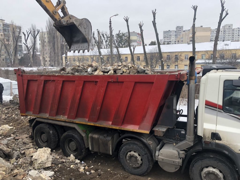 Вывоз мусора Камазом в Куйбышеве в октябре