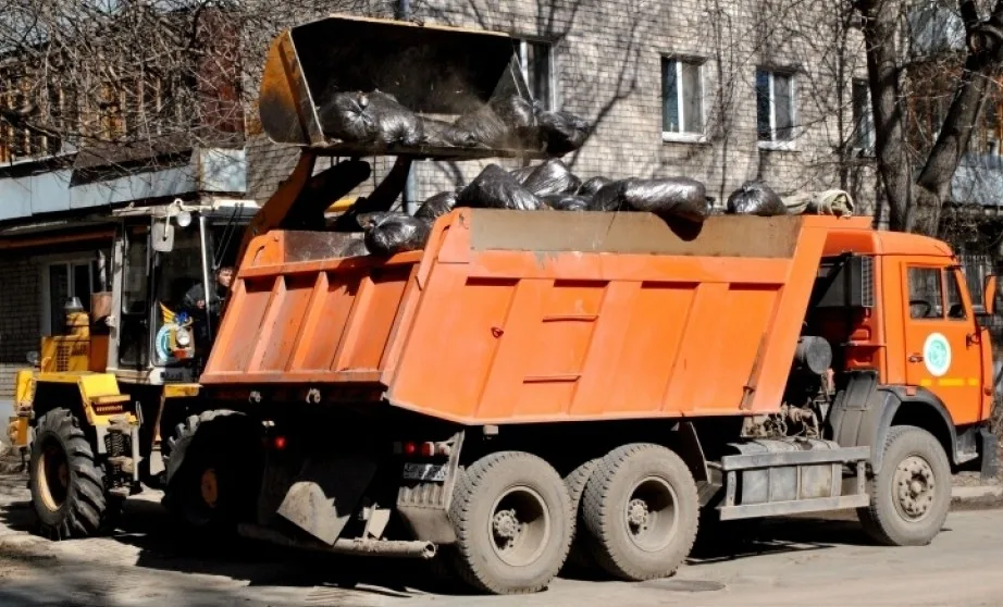 Вывоз мусора грузовым фургоном 5 тонн в Куйбышеве – ПроМусор, аренда, цена от 1607 руб