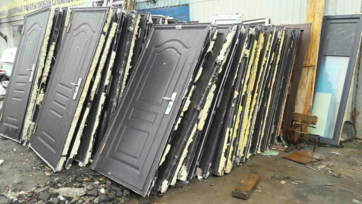 Вывоз металлических дверей с утилизацией в Куйбышеве в октябре