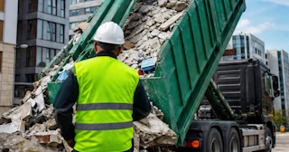 Вывоз строительного мусора в Куйбышеве: услуги лицензированной компании — ПроМусор